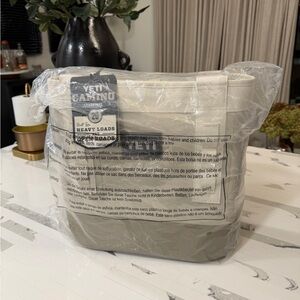 YETI Camino 20 Carryall in Cape Taupe